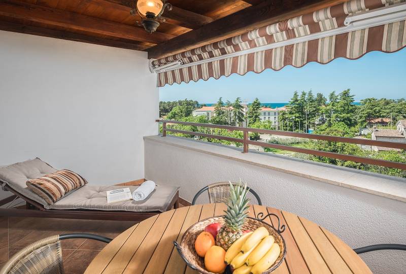 Apartment Irma with Sea View